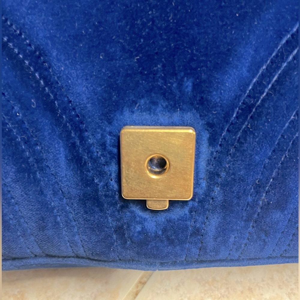 Gucci Big Blue Velvet Shoulder Bag(big size, not the mini/small) - Picture 4 of 16